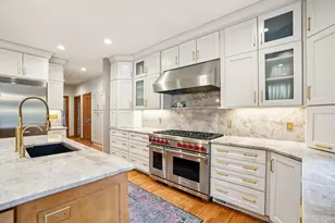 923 N Evergreen Circle, Hartland, WI 53029 - Photo 3