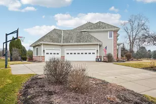 923 N Evergreen Circle, Hartland, WI 53029 - Photo 75