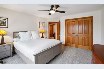 923 N Evergreen Cir, Hartland, WI 53029 - Photo 51