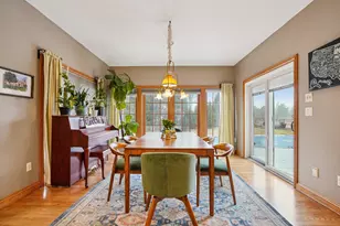 923 N Evergreen Circle, Hartland, WI 53029 - Photo 9