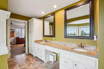 923 N Evergreen Cir, Hartland, WI 53029 - Photo 91