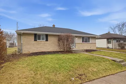 2232 W Carrington Ave, Oak Creek, WI 53154 - Photo 3