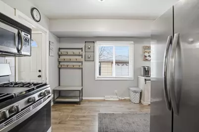 2232 W Carrington Ave, Oak Creek, WI 53154 - Photo 11