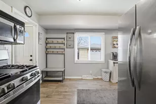 2232 W Carrington Ave, Oak Creek, WI 53154 - Photo 11