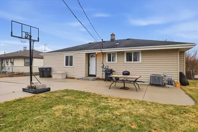 2232 W Carrington Ave, Oak Creek, WI 53154 - Photo 31