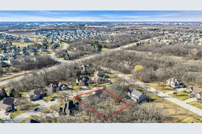 8902  Shadowood Trl, Racine, WI 53406 - Photo 51