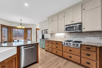 8902  Shadowood Trl, Racine, WI 53406 - Photo 21