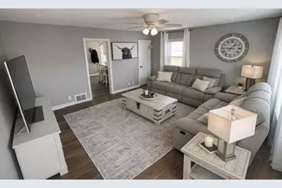 2520 E Crescent St, Racine, WI 53403 - Photo 3