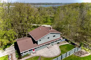 W3490 Oakwood Dr, Geneva, WI 53147 - Photo 5
