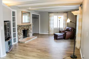 W3490 Oakwood Dr, Geneva, WI 53147 - Photo 9