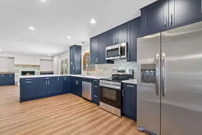 5389 S 51st St, Greendale, WI 53129 - Photo 3