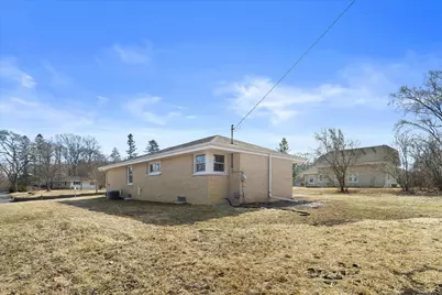 5389 S 51st St, Greendale, WI 53129 - Photo 21