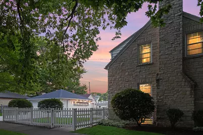 2403 N 71st St, Wauwatosa, WI 53213 - Photo 37