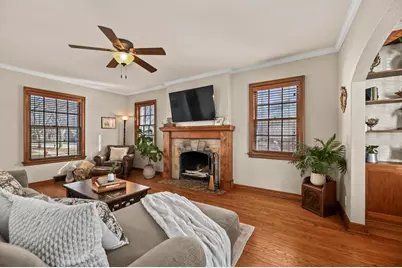 2403 N 71st St, Wauwatosa, WI 53213 - Photo 9