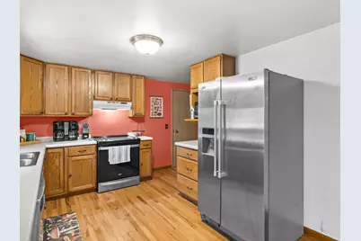 726 S State St, Mishicot, WI 54228 - Photo 9