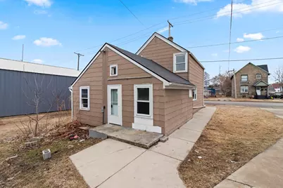 1010  Hamilton St, Manitowoc, WI 54220 - Photo 39