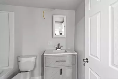 1010  Hamilton St, Manitowoc, WI 54220 - Photo 11