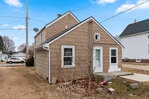 1010 Hamilton St, Manitowoc, WI 54220 - Photo 5