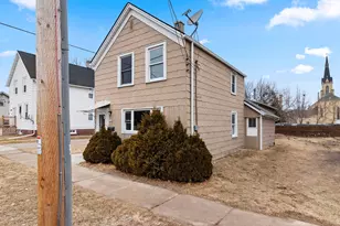1010 Hamilton St, Manitowoc, WI 54220 - Photo 3