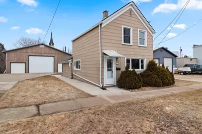 1010  Hamilton St, Manitowoc, WI 54220 - Photo 1