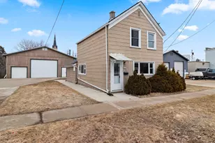 1010 Hamilton St, Manitowoc, WI 54220 - Photo 1