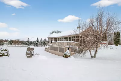 2075  Parkwood Ct, Grafton, WI 53024 - Photo 25