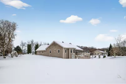 2075  Parkwood Ct, Grafton, WI 53024 - Photo 27