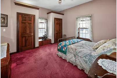 2075  Parkwood Ct, Grafton, WI 53024 - Photo 19