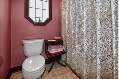 2075  Parkwood Ct, Grafton, WI 53024 - Photo 21