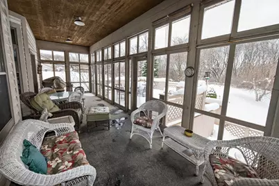 2075  Parkwood Ct, Grafton, WI 53024 - Photo 11