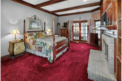 2075  Parkwood Ct, Grafton, WI 53024 - Photo 13