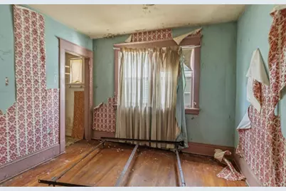 2466 N 33rd St, Milwaukee, WI 53210 - Photo 7