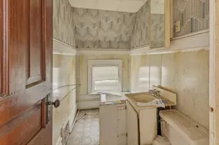 2466 N 33rd St, Milwaukee, WI 53210 - Photo 15