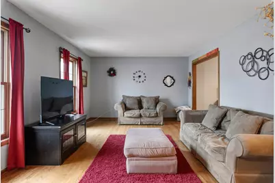 8044 W Beacon Hill Dr, Franklin, WI 53132 - Photo 3