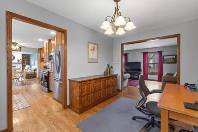 8044 W Beacon Hill Dr, Franklin, WI 53132 - Photo 7