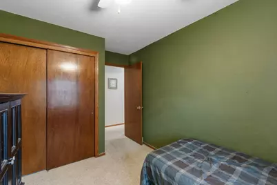 8044 W Beacon Hill Dr, Franklin, WI 53132 - Photo 21