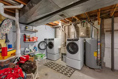 8044 W Beacon Hill Dr, Franklin, WI 53132 - Photo 31