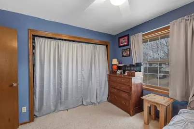 8044 W Beacon Hill Dr, Franklin, WI 53132 - Photo 23