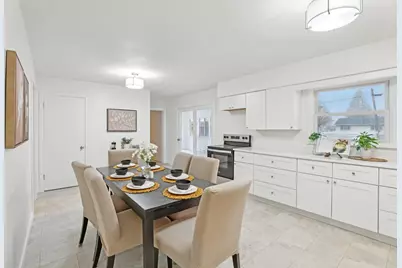 2432  Skyline Dr, Beloit, WI 53511 - Photo 5