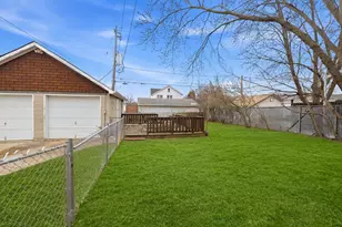 1920 S 90th St, West Allis, WI 53227 - Photo 23