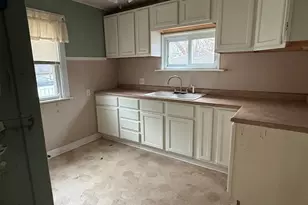 645 S Oak Park Ct, Milwaukee, WI 53214 - Photo 9