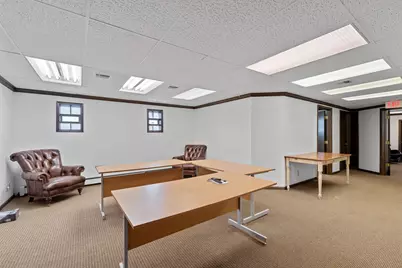 6104 W Lincoln Ave, West Allis, WI 53219 - Photo 5