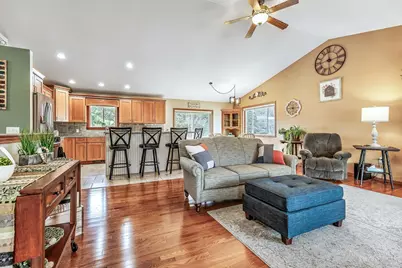 518  Midway Dr, Reedsburg, WI 53959 - Photo 3