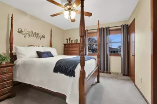 6215 W Leroy Ave, Greenfield, WI 53220 - Photo 7