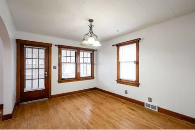 507 S Oak Park Ct, Milwaukee, WI 53214 - Photo 5