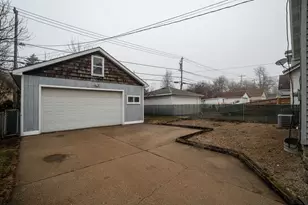 507 S Oak Park Ct, Milwaukee, WI 53214 - Photo 37