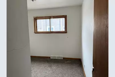 5952 N 61st St, Milwaukee, WI 53218 - Photo 9