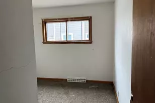 5952 N 61st St, Milwaukee, WI 53218 - Photo 9