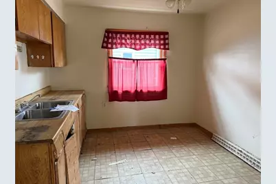 5952 N 61st St, Milwaukee, WI 53218 - Photo 7