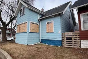 1987 W Melvina St, Milwaukee, WI 53206 - Photo 5